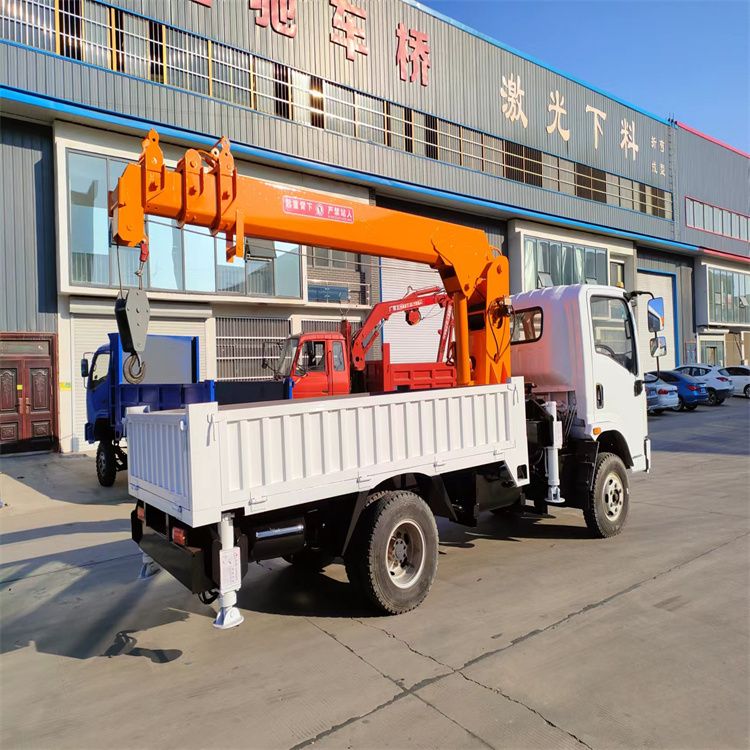 青羊区三轮随车吊定制 农用改装机自备吊中瑞长期出售